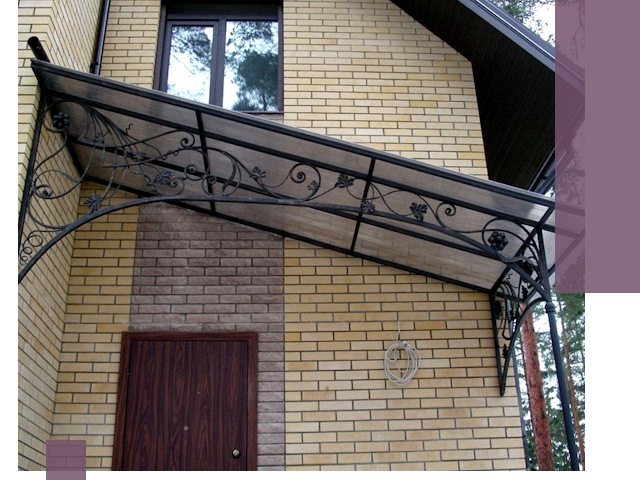 Односкатные козырьки из металла под ключ в Черкесске